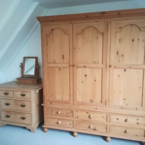 Triple Wardrode