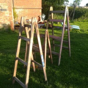 3 display trestles